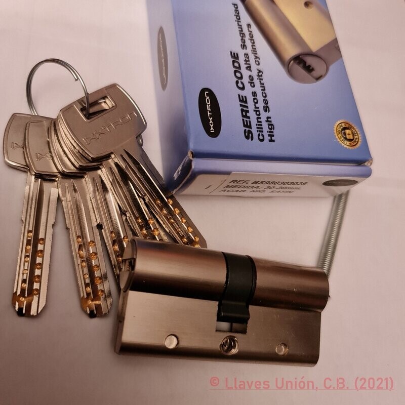 Cilindro Seguridad IXXTRON BS980 30X30 mm. Niquelado. Leva Corta