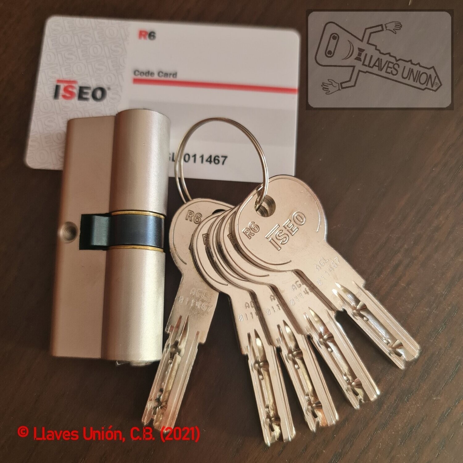Cilindro ISEO R6 35x35 mm. Niquelado. Llave Seguridad. Leva Corta