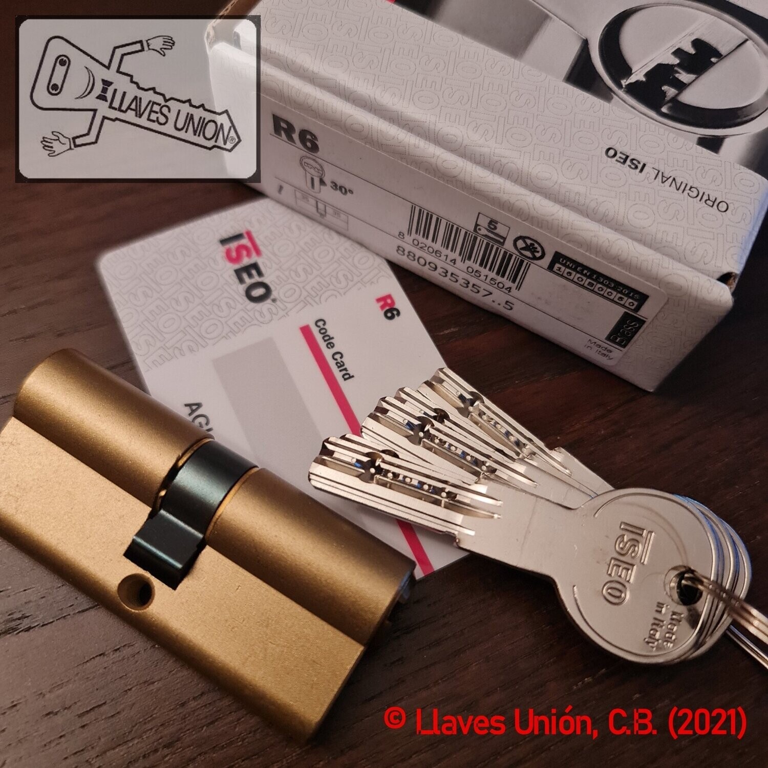Cilindro ISEO R6 35x35 mm. Latonado. Llave Seguridad. Leva Larga