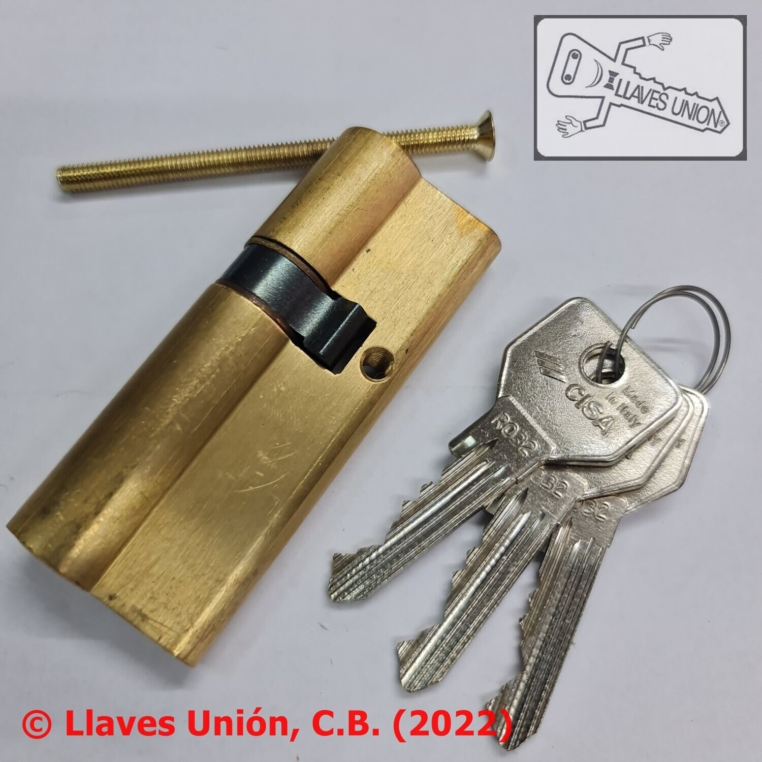 Cilindro CISA C2000 50x30 mm. Latonado. Llave Serreta Perfil R032. Leva Larga