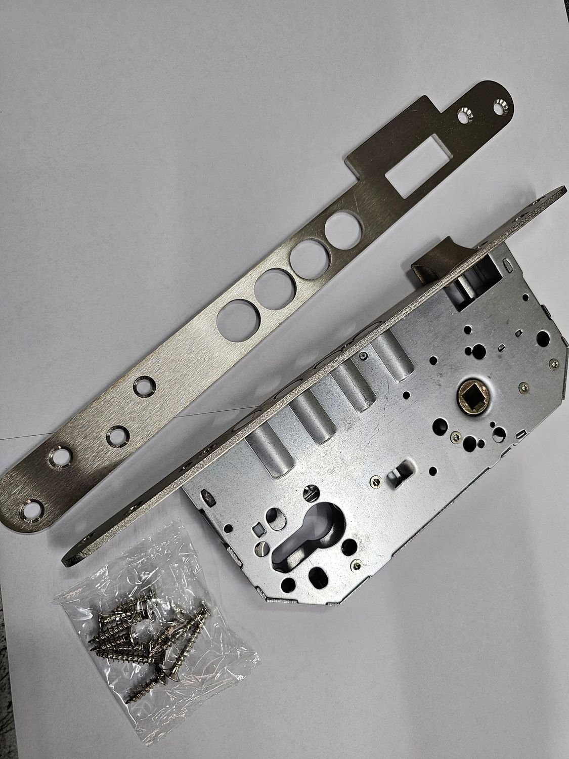 Cerradura Embutir Inox Bulones DIVALFER 85 mm.