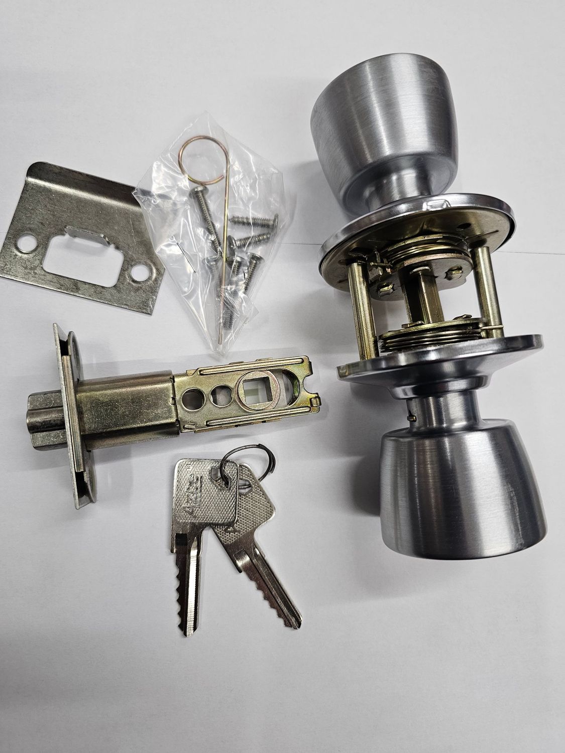 Conjunto Pomo AZBE 3101 CRM (Llave - Libre)