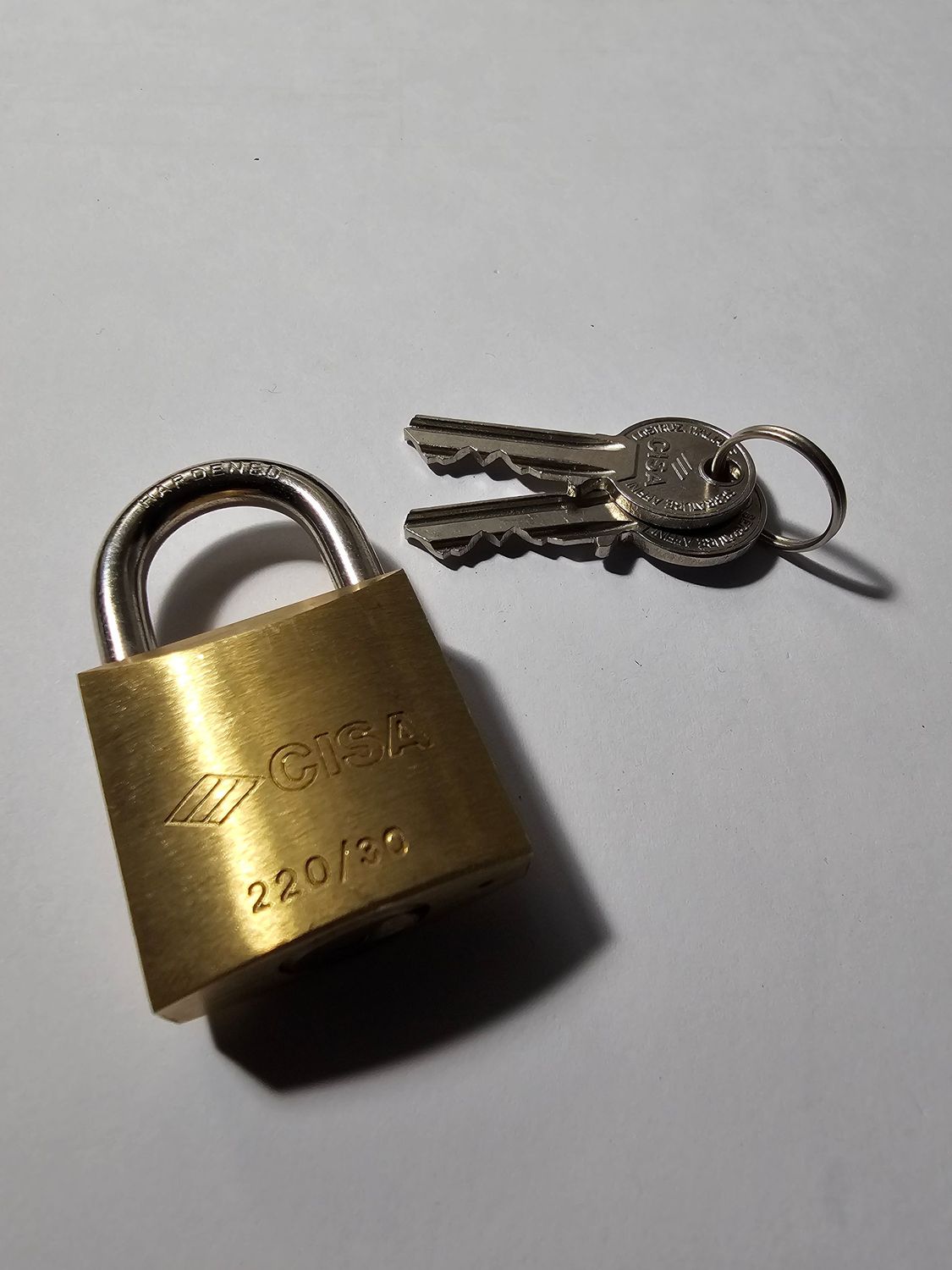 Candado CISA QUALITY 22010 30 mm. Arco Normal Candado CISA QUALITY 22010 30 mm. Arco Normal