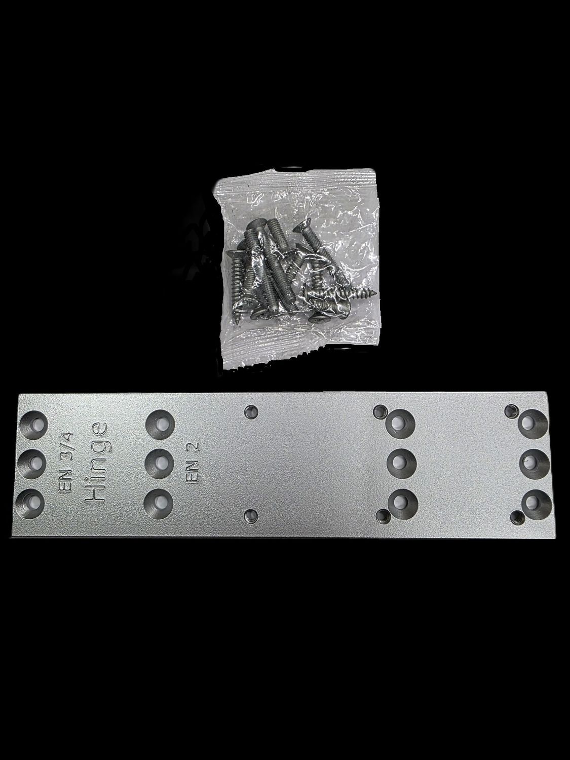 Placa de Montaje ASSA ABLOY DCA161 PLATA para cierrapuertas DC140