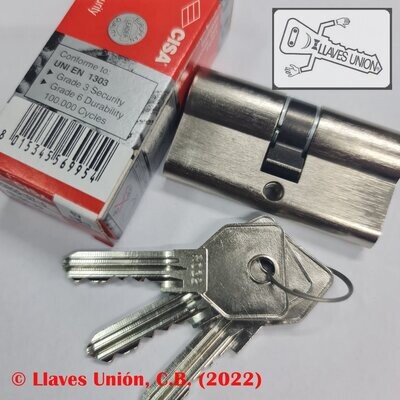 Cilindro CISA C2000 30x30 mm. Niquelado. Llave Serreta Perfil R032. Leva Larga Cilindro CISA C2000 30x30 mm. Niquelado. Llave Serreta Perfil R032. Leva Larga