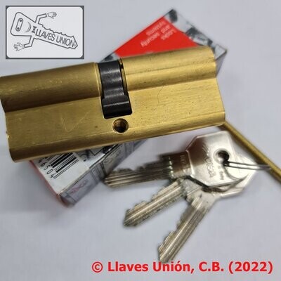 Cilindro CISA C2000 40x40 mm. Latonado. Llave Serreta Perfil R032. Leva Larga Cilindro CISA C2000 40x40 mm. Latonado. Llave Serreta Perfil R032. Leva Larga