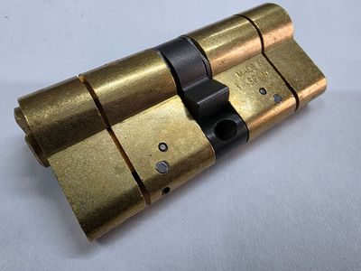 Cilindro TESA T70 35x35 mm. Latonado. Leva Larga Cilindro TESA T70 35x35 mm. Latonado. Leva Larga