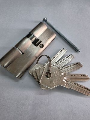 Cilindro Europerfil CISA ASIX de Seguridad 30x50 mm. Niquelado. Leva Larga Cilindro Europerfil CISA ASIX de Seguridad 30x50 mm. Niquelado. Leva Larga