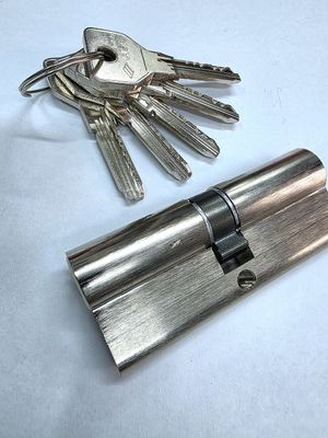 Cilindro Europerfil CISA ASIX de Seguridad 40x40 mm. Niquelado. Leva Corta Cilindro Europerfil CISA ASIX de Seguridad 40x40 mm. Niquelado. Leva Corta