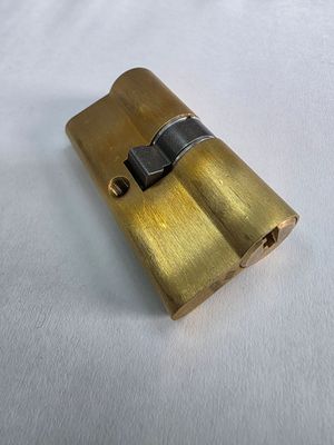 Cilindro Europerfil CISA ASIX de Seguridad 30x30 mm. Latonado. Leva Larga. Llaves Iguales Cilindro Europerfil CISA ASIX de Seguridad 30x30 mm. Latonado. Leva Larga. Llaves Iguales