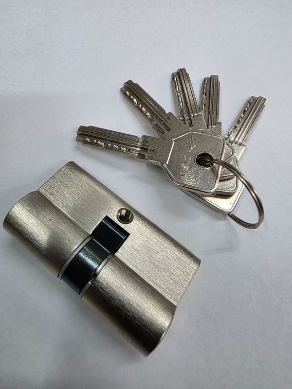 Cilindro Europerfil CISA ASIX de Seguridad 30x30 mm. Niquelado. Leva Larga