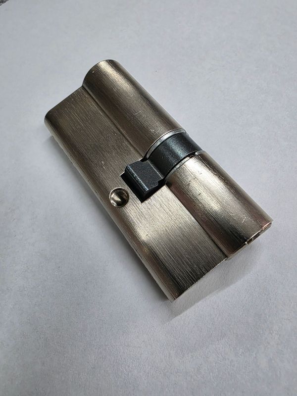 Cilindro Europerfil CISA ASIX de Seguridad 30x40 mm. Niquelado. Leva Larga