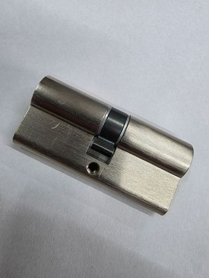 Cilindro Europerfil CISA ASIX de Seguridad 35x35 mm. Niquelado. Leva Corta. Llaves Iguales Cilindro Europerfil CISA ASIX de Seguridad 35x35 mm. Niquelado. Leva Corta. Llaves Iguales