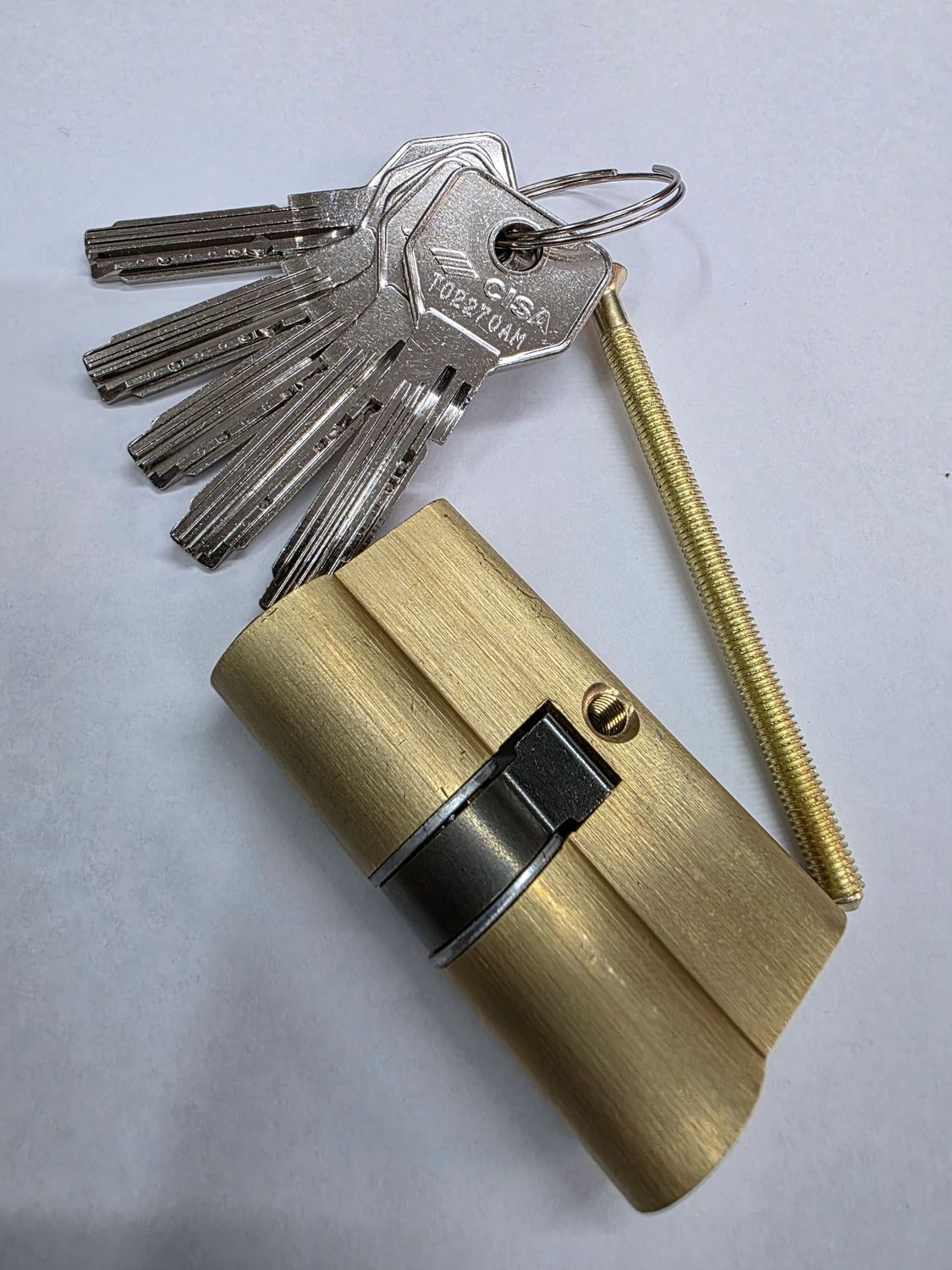 Cilindro Europerfil CISA ASIX de Seguridad 30x30 mm. Latonado. Leva Larga Cilindro Europerfil CISA ASIX de Seguridad 30x30 mm. Latonado. Leva Larga