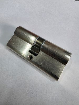 Cilindro Europerfil CISA ASIX de Seguridad 35x35 mm. Niquelado. Leva Larga. Llaves Iguales Cilindro Europerfil CISA ASIX de Seguridad 35x35 mm. Niquelado. Leva Larga. Llaves Iguales