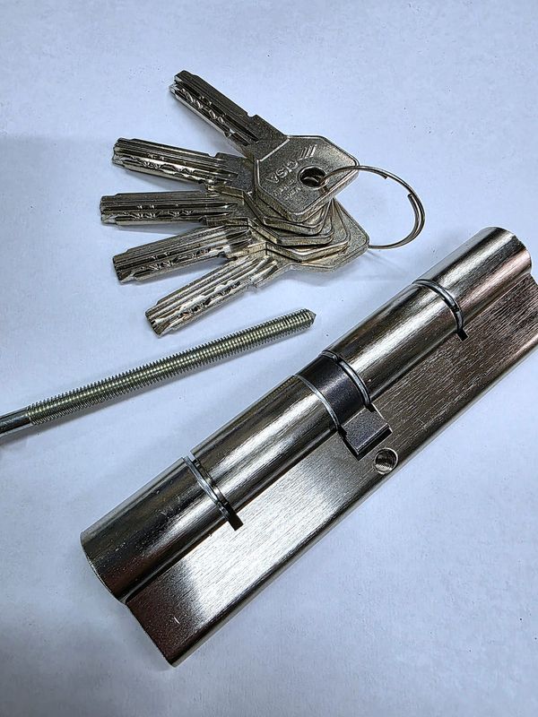 Cilindro Europerfil CISA ASIX de Seguridad 60x60 mm. Niquelado. Leva Larga