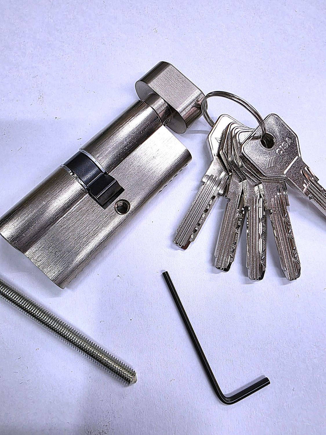 Cilindro Europerfil CISA ASIX de Seguridad 35x35 mm. Niquelado. Botón a 35mm. Leva Larga Cilindro Europerfil CISA ASIX de Seguridad 35x35 mm. Niquelado. Botón a 35mm. Leva Larga