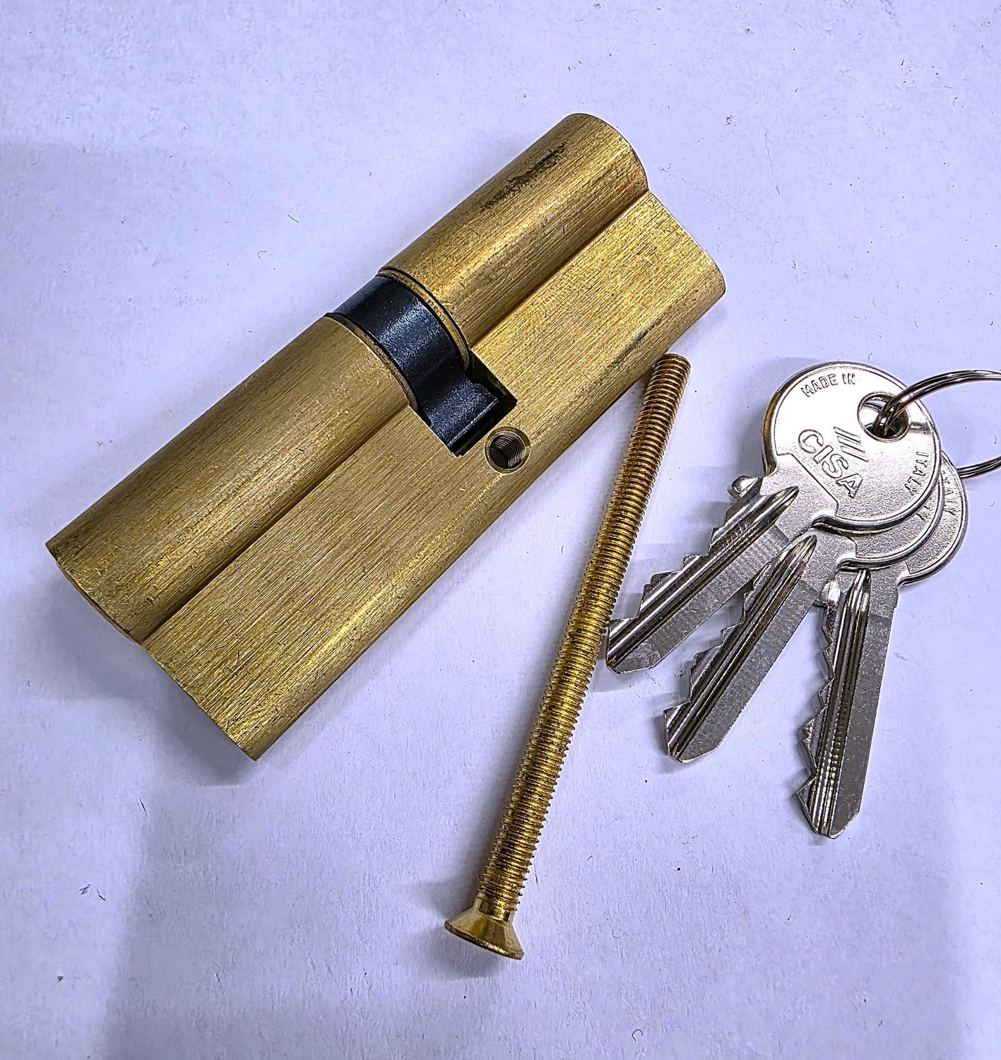 Cilindro CISA C2000 40x45 mm. Latonado. Llave Serreta. Leva Larga Cilindro CISA C2000 40x45 mm. Latonado. Llave Serreta. Leva Larga