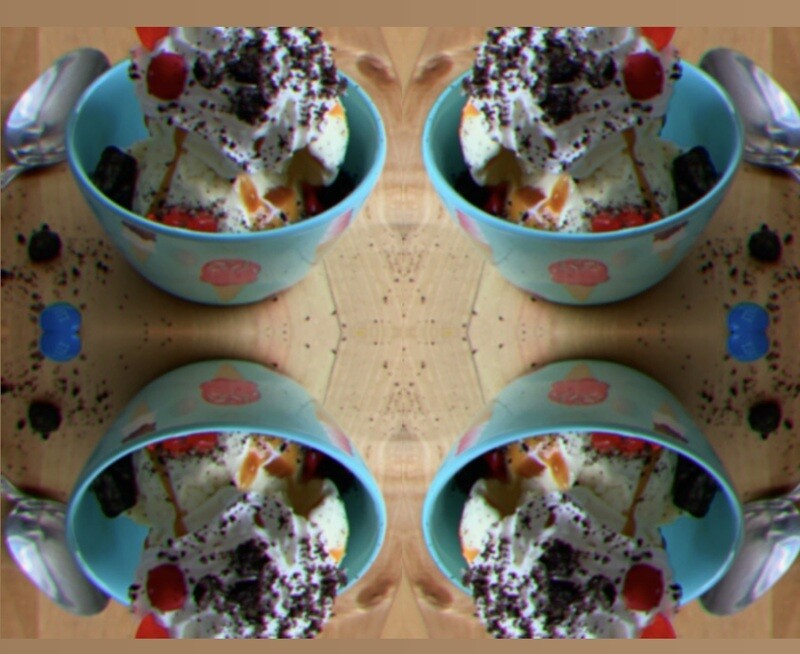 Ice Cream Sundae Party - SUPER-sized