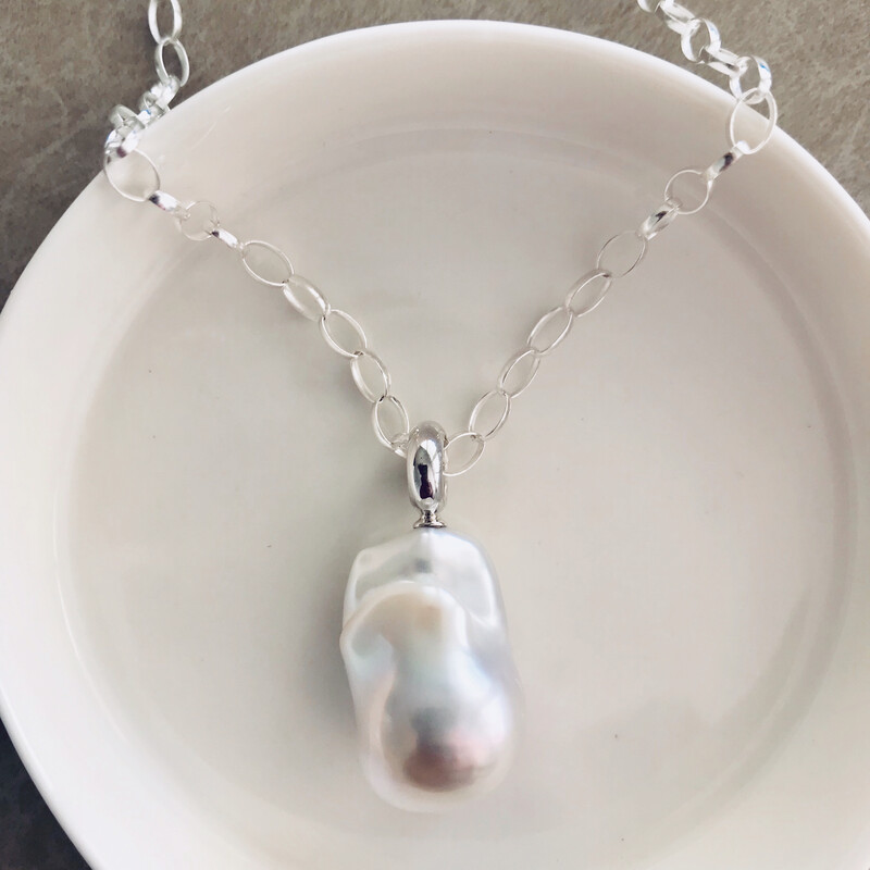 Baroque Pearl Pendant