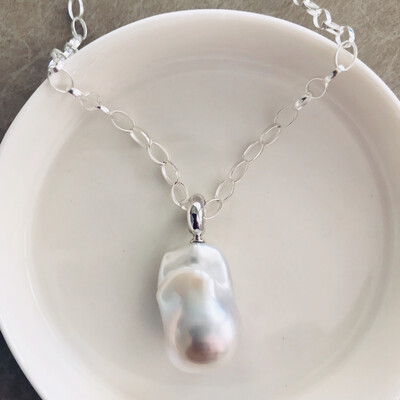 Baroque Pearl Pendant
