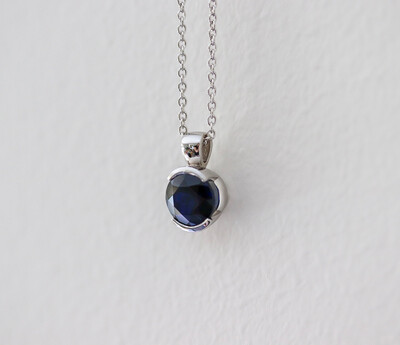 Ora Round Bezel Pendant