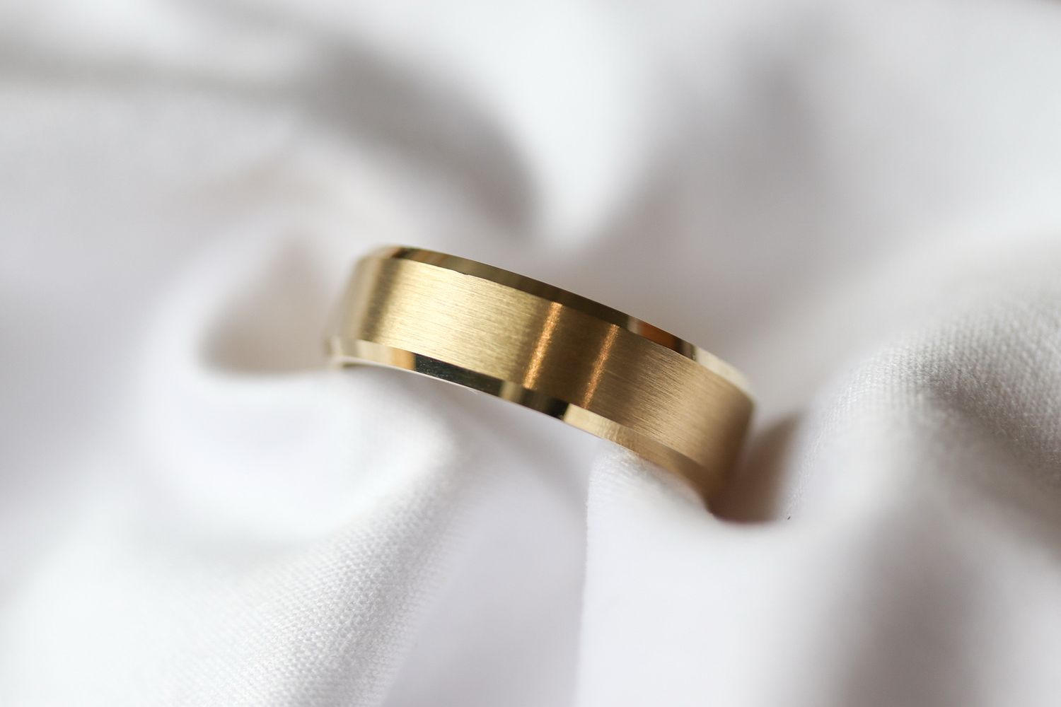 Achilles Gold Wedding Band