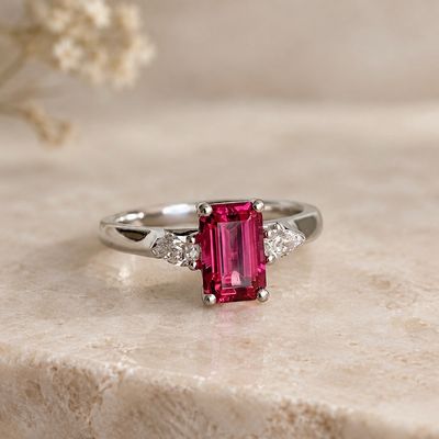 Signature Trilogy Ring 18ct gold Signature Trilogy Ring 18ct gold