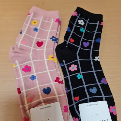 Checkers heart with flowers socks