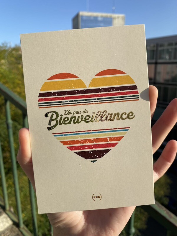 PROMO Carte postale Particules - Un peu de bienveillance