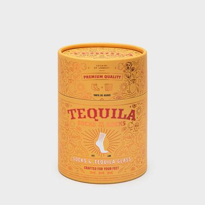 Chaussettes et verre Tequila