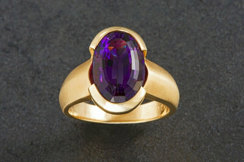 RING 1  Amethyst in 18kt. Gelbgold