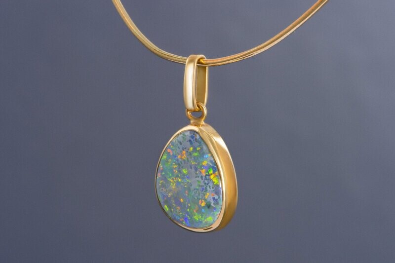 Anhänger 750er Gelbgold und ein Schwarzopal