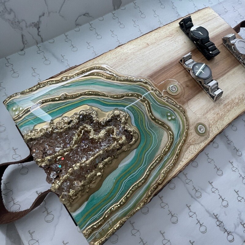 Acacia Green Serving Platform