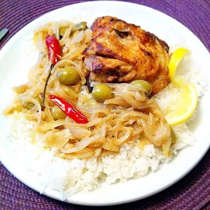 2 PERSONNES YASSA POULET + RIZ BLANC + SAUCE + 1 LITRE BISSAP