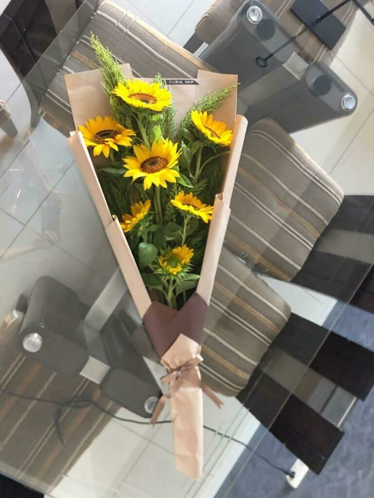 Ramo alegra de girasoles