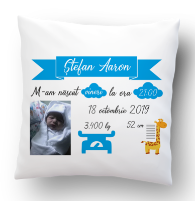Pernă personalizată cu datele copilului
