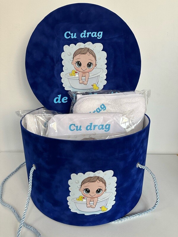 Trusou Botez Băiețel cu Cutie Albastră Personalizată – Model Bebeluș în Cădiță