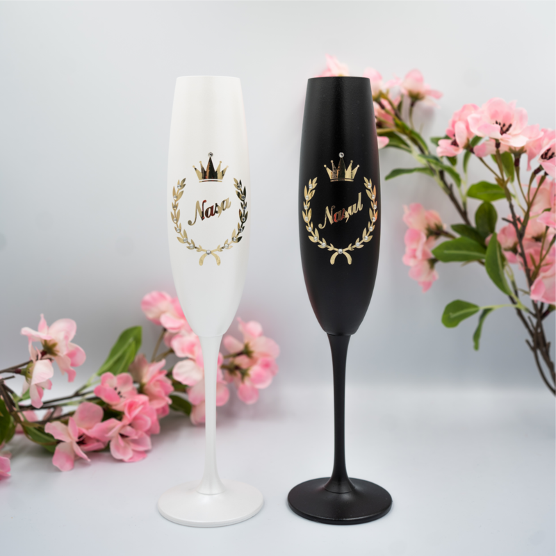 Set Pahare Naș și Nașă – Crem &amp; Negru, Inscripție Auriu cu Coroană Regală
