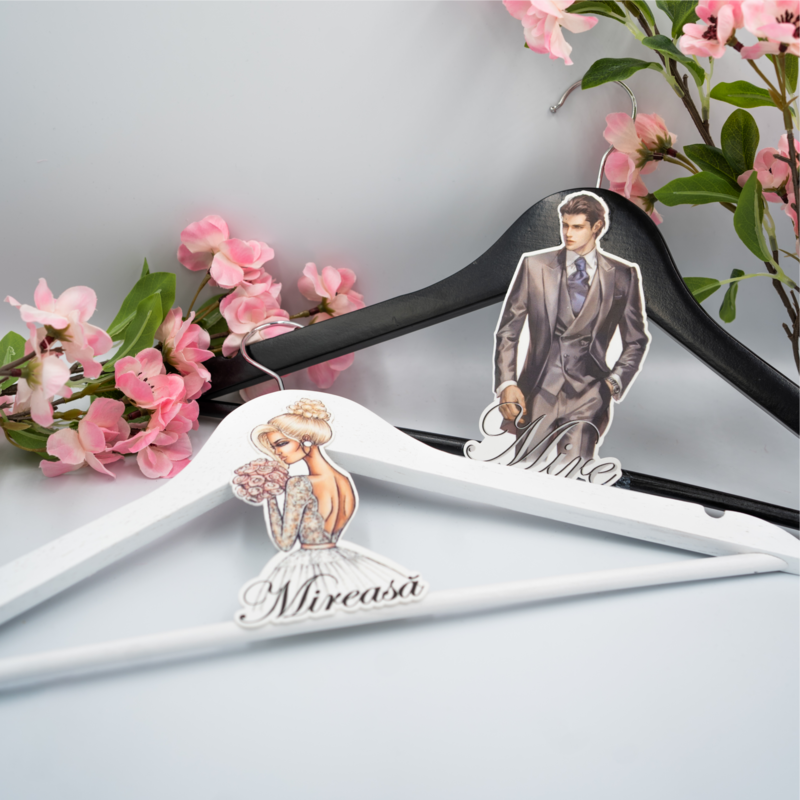 Set Umerașe Mire și Mireasă cu Desen – Ilustrație Artistică și Font Caligrafic | Lemn Alb &amp; Negru
