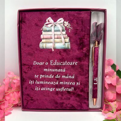 Agendă  Nedatată + pix, personalizată cu nume pentru Educatoare