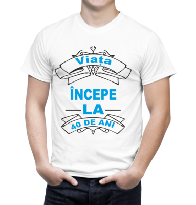 Tricou personalizat „Viața începe la X ani” – bumbac 100%, cu design modern și mesaj motivațional