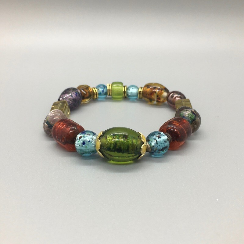 Multi-colored Glass Expandable bracelet w/Green