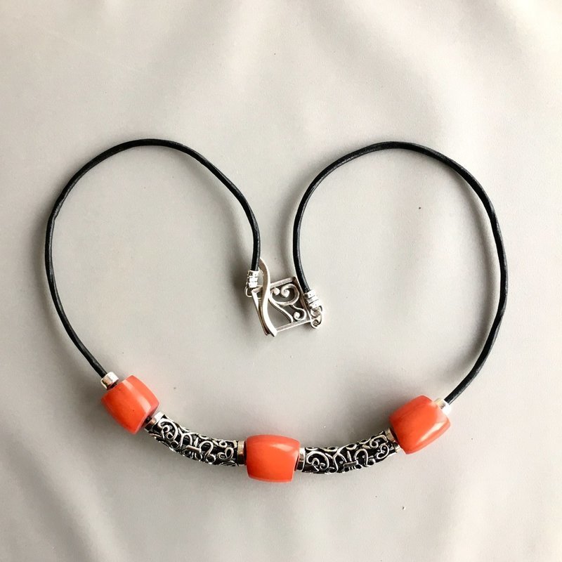 African Copal Trade Bead &amp; Silver Necklace - Leather