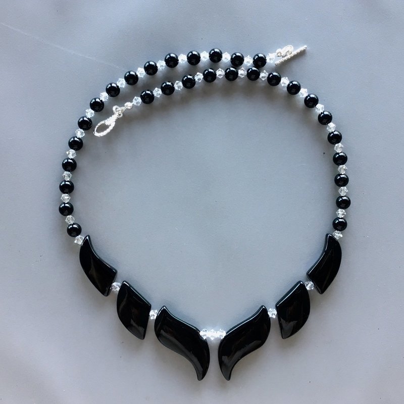 Onyx Fan-shaped Necklace with Onyx &amp; Swarowski Crystals