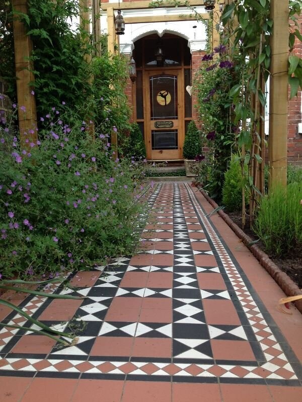 Victorian Red Mosaic Corner 93x93 Matt PTV36+