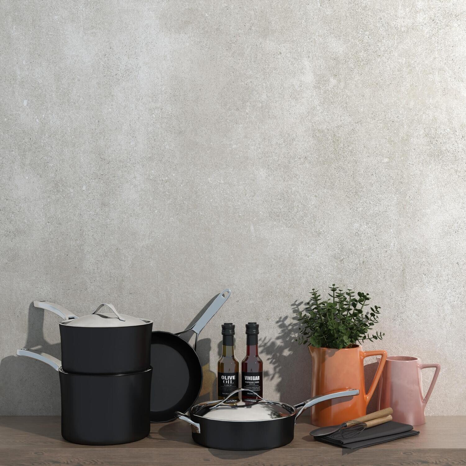 Manhattan Concrete Silver Matt R9