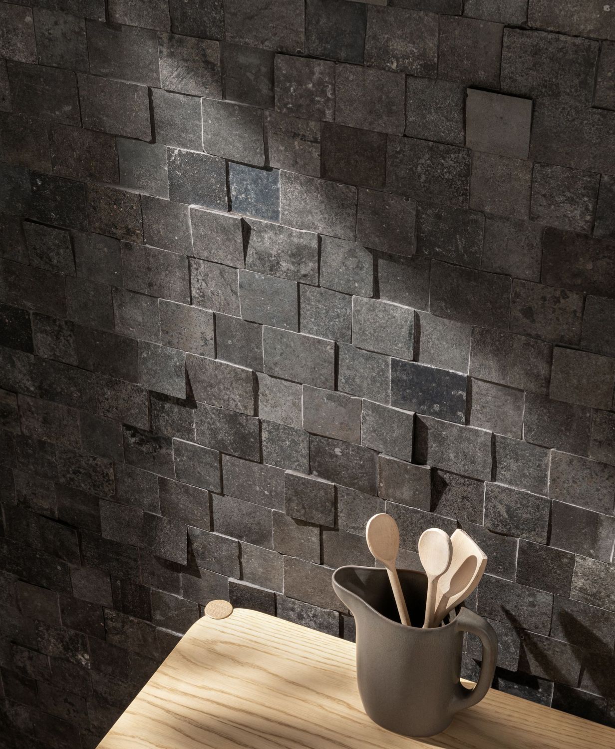 Bourgogne Antique Nuit Straight Matt R10 PTV36+