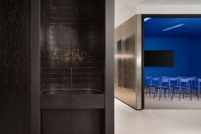 Kit Kat Oslo Mini Black Gloss Mosaic Tile