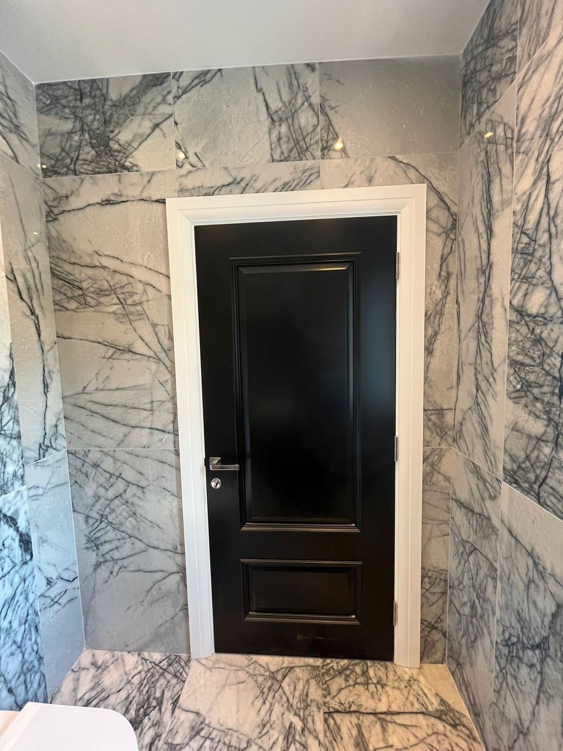 Buckingham Shadow Nero Polished
